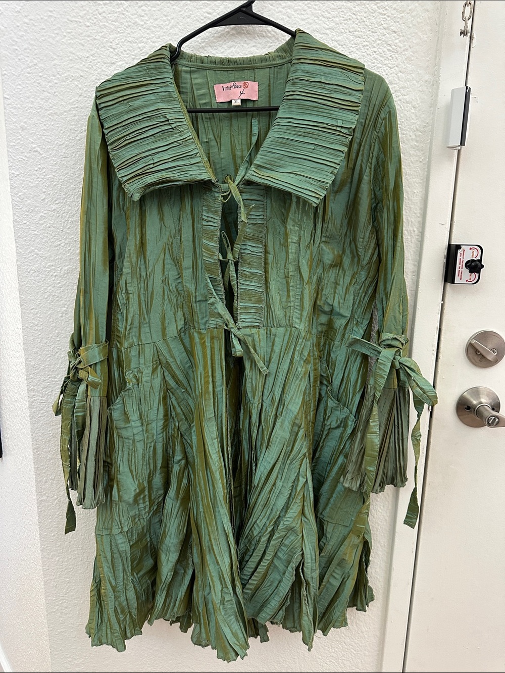 Vintage Flowy Crinkled Green Tie-Front Long Sleeve Jacket